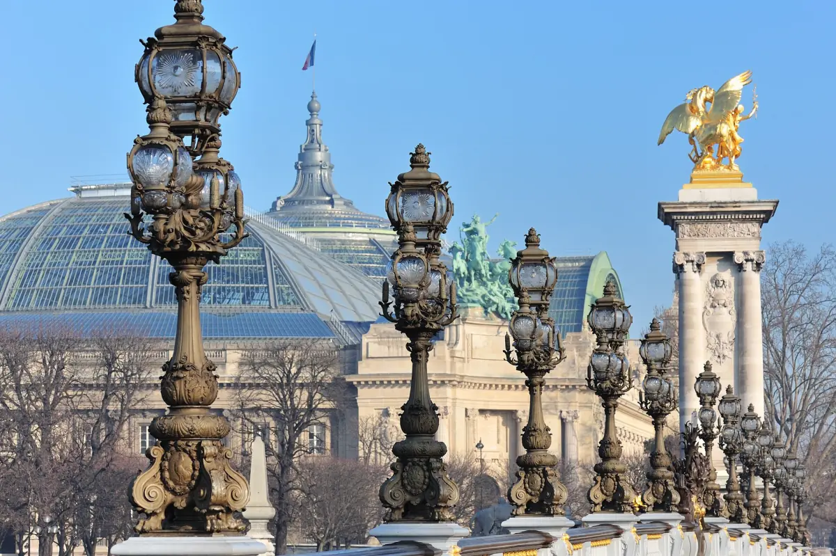 Lamps and gilded statues on Pont Alexandre III