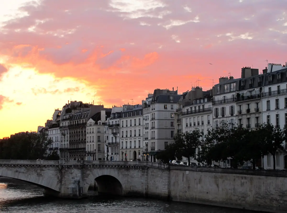 Sunset over the Seine at Pont de la Tournelle